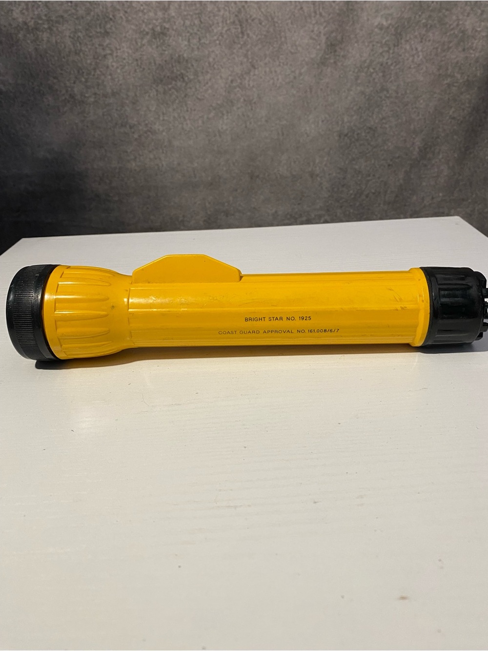 Vtg Bright Star No 1925 Yellow Flashlight US Coast Guard Approved 2D Works